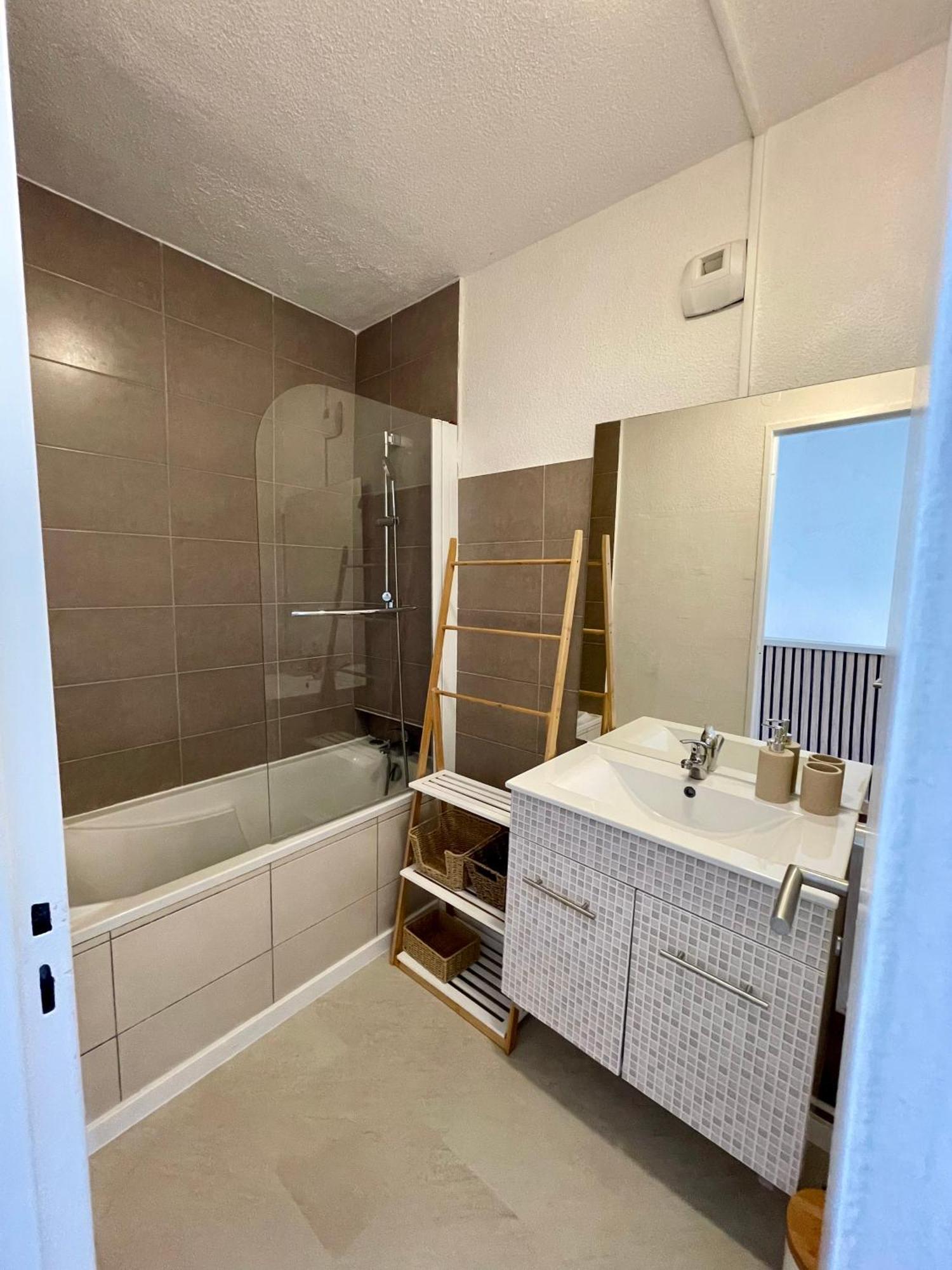 Ferienwohnung Superbe Duplex Refait A Neuf ! Hyères Exterior foto