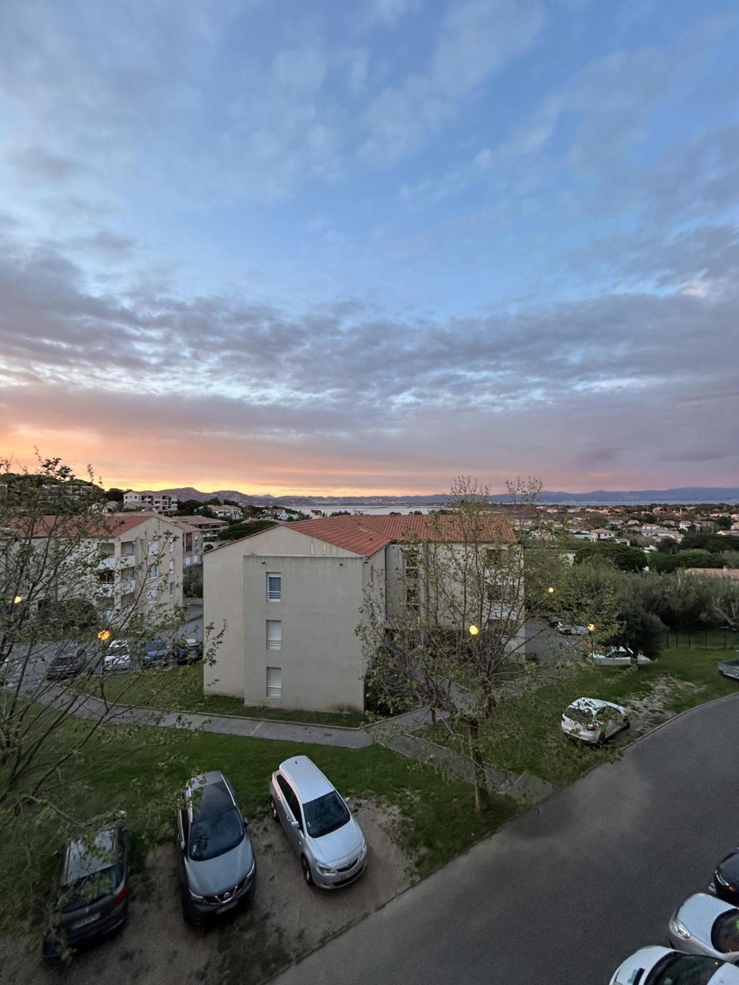 Ferienwohnung Superbe Duplex Refait A Neuf ! Hyères Exterior foto